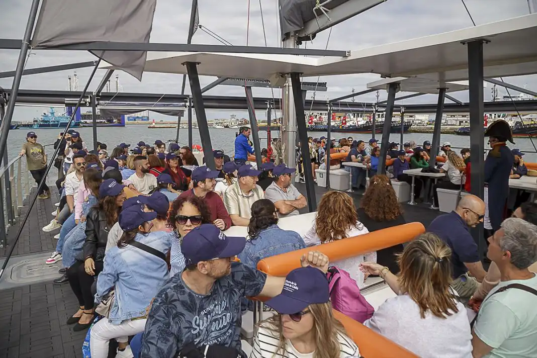 asistentes-puertas-abiertas-cadiz-min asistentes-puertas-abiertas-cadiz