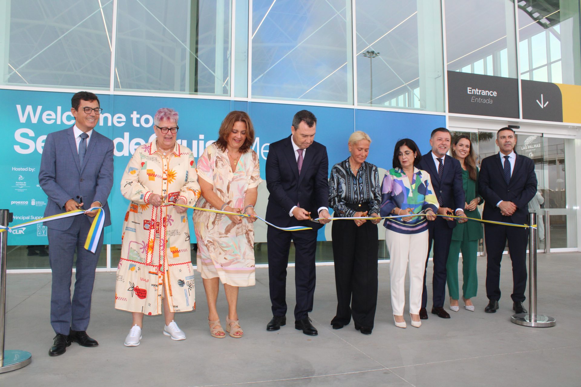 Representantes de Seatrade, Las Palmas y Puertos del Estado durante el corte de cinta de inauguración