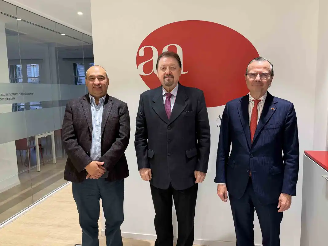 Grupo Arola tiende puentes de formación y conocimientos con Ecuador firma acuerdo arola ecuador