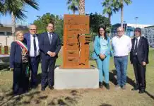 La Escola Europea reivindica en Civitavecchia el rol de las personas en el futuro de la logística Los seis y la estatua